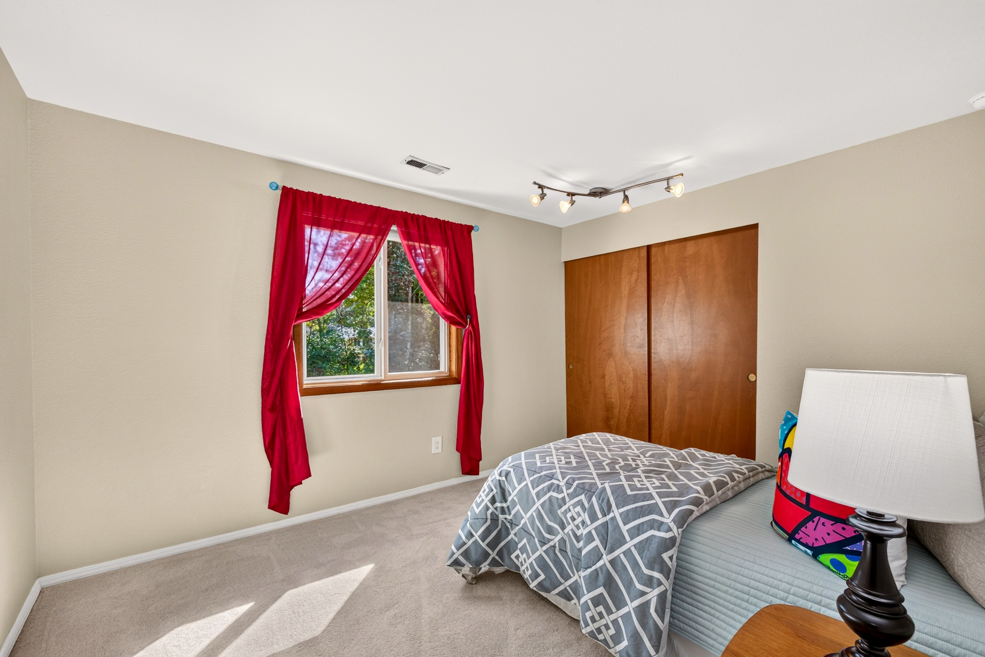 13712 176th Ave NE, Redmond