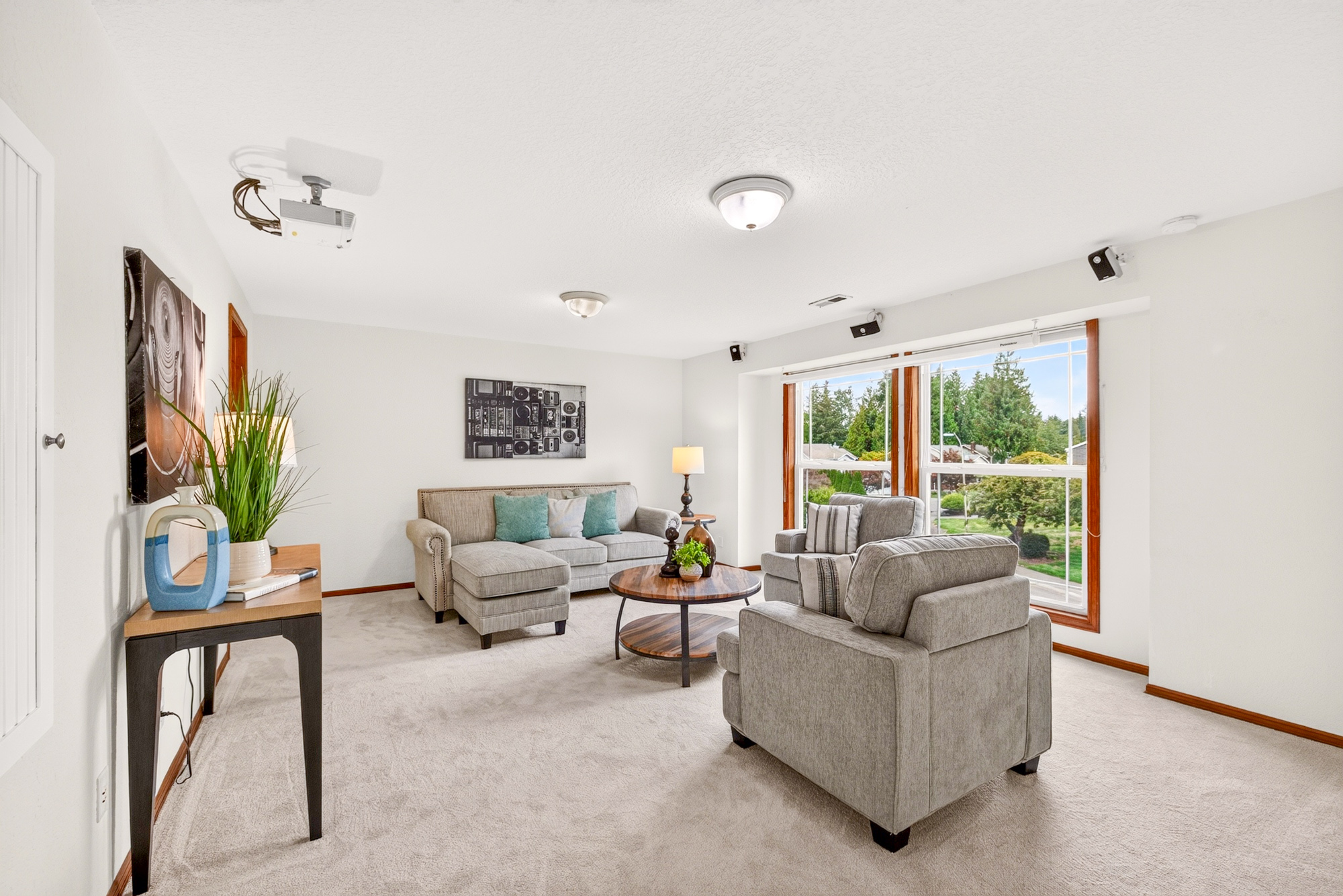 PENDING! 13712 176th Ave NE, Redmond