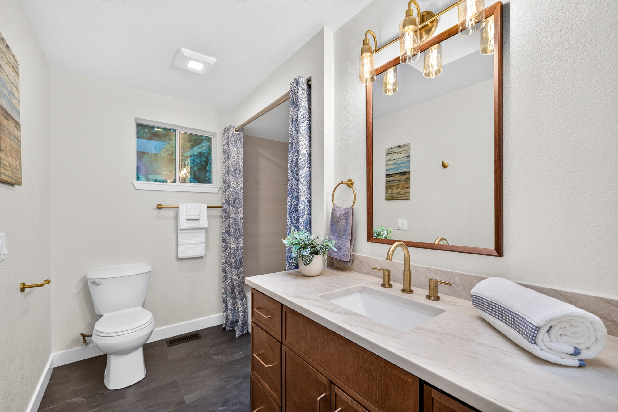 17405 NE 136th St, Redmond