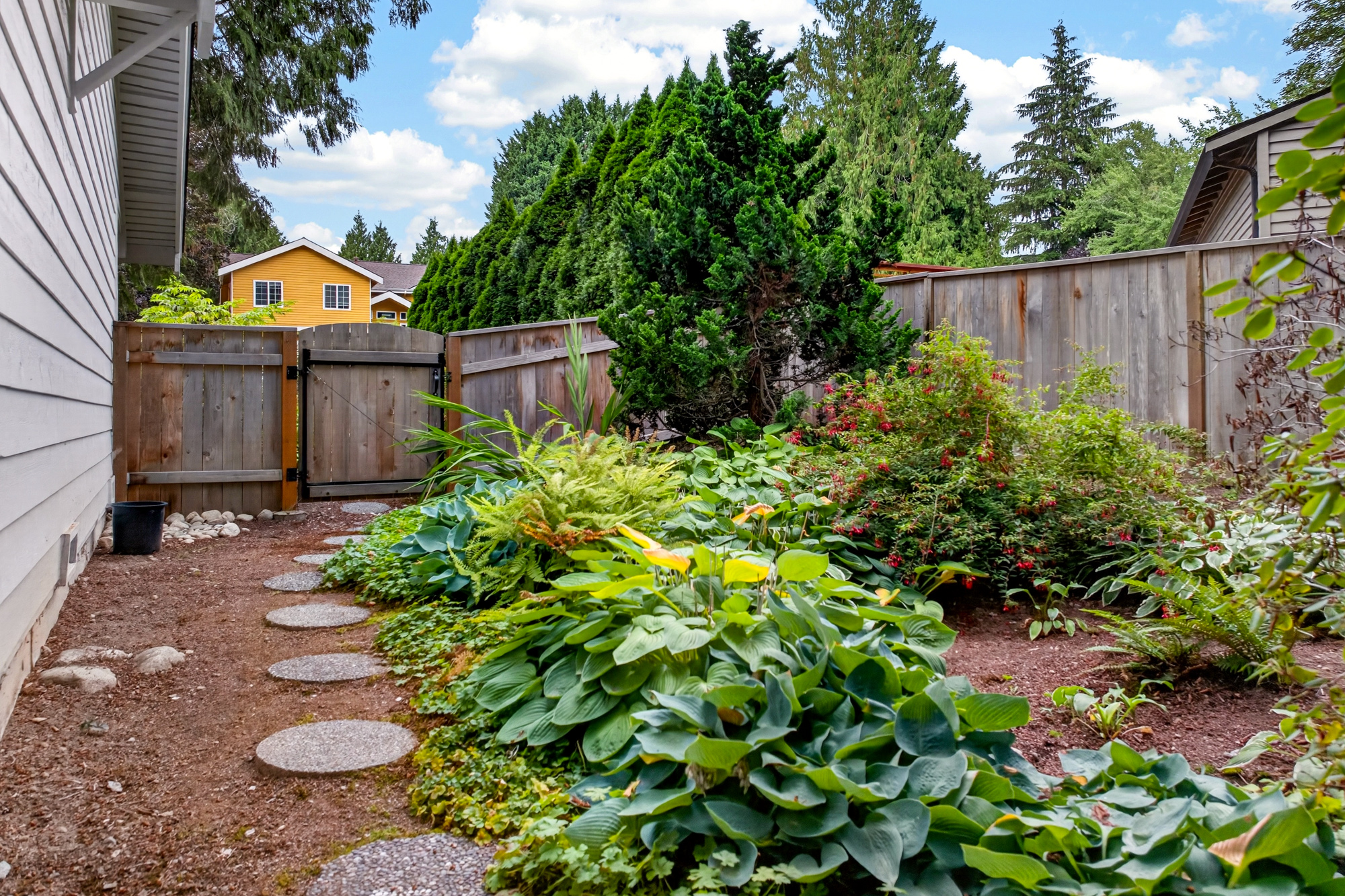 17405 NE 136th St, Redmond